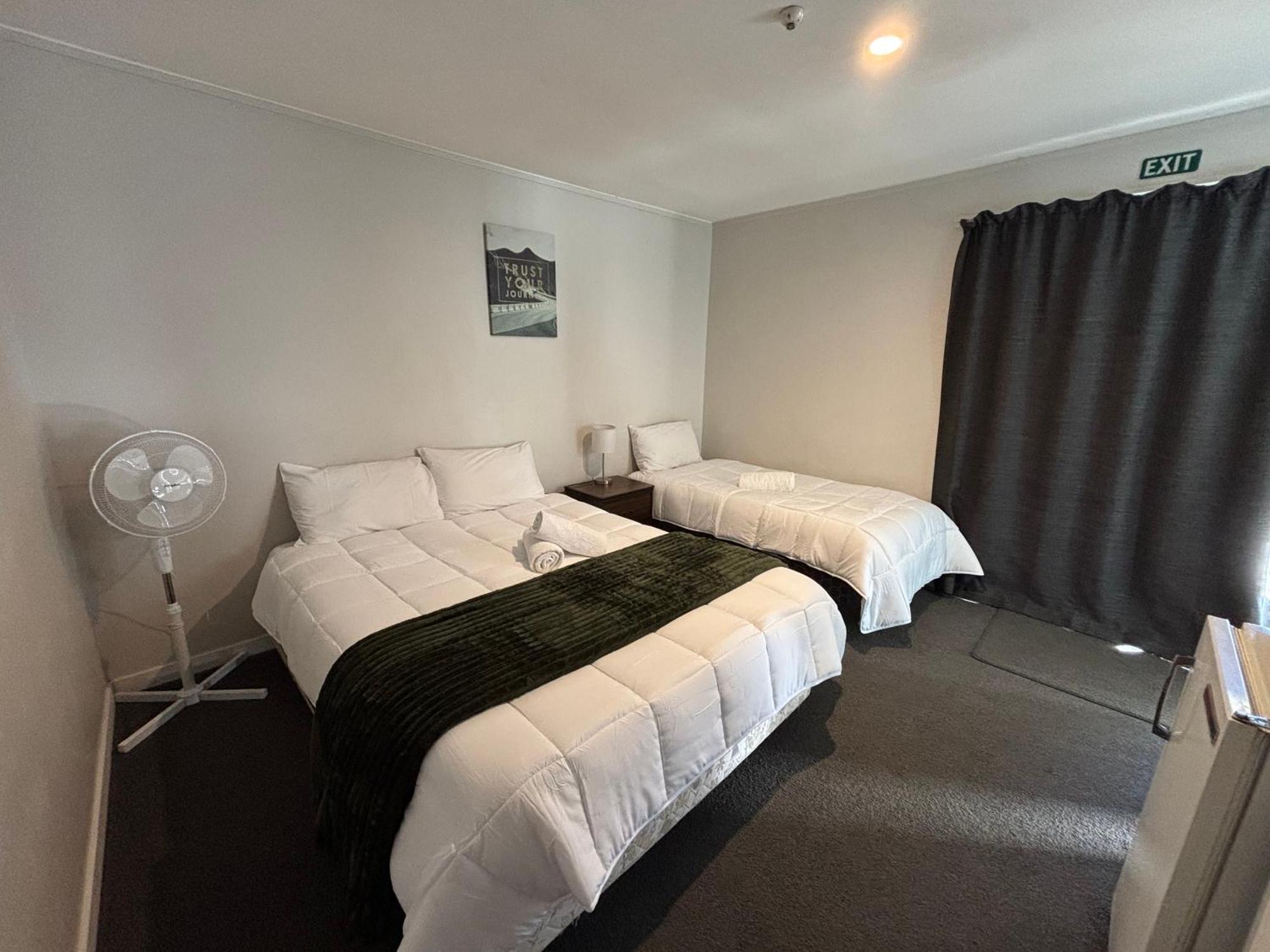 Leopard Hotel Waipukurau Екстер'єр фото
